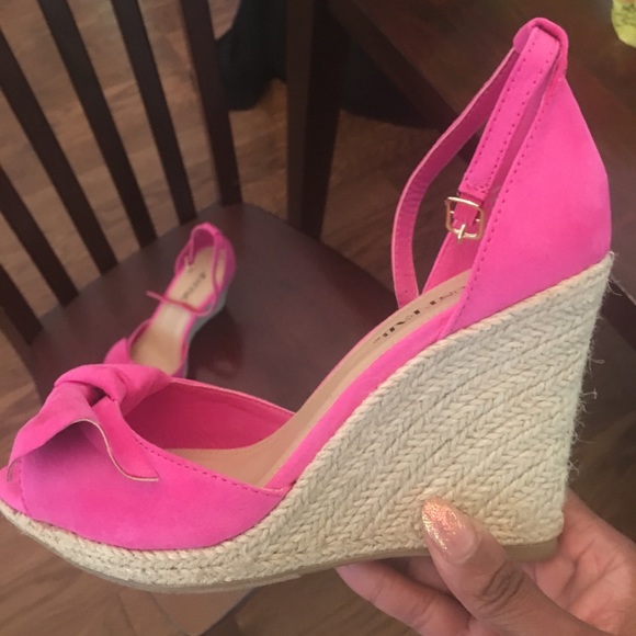 Too big - Picture 2 of 2